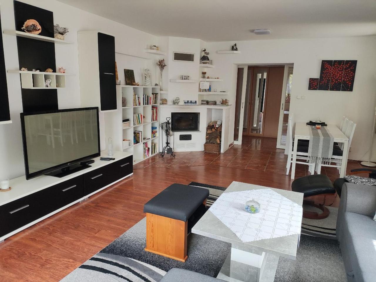 Na Kopci 84 Appartement Stare Krecany Buitenkant foto