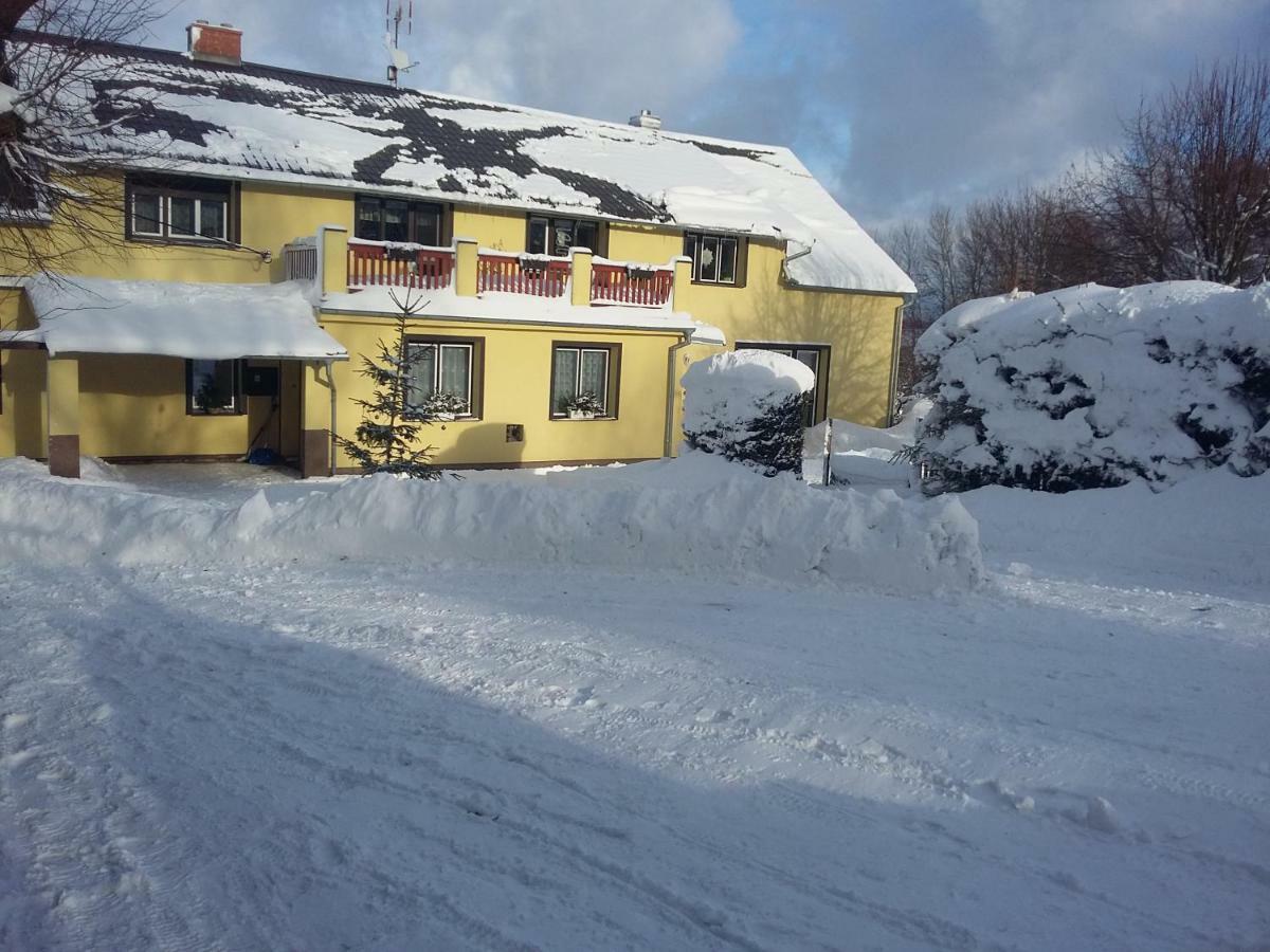 Na Kopci 84 Appartement Stare Krecany Buitenkant foto